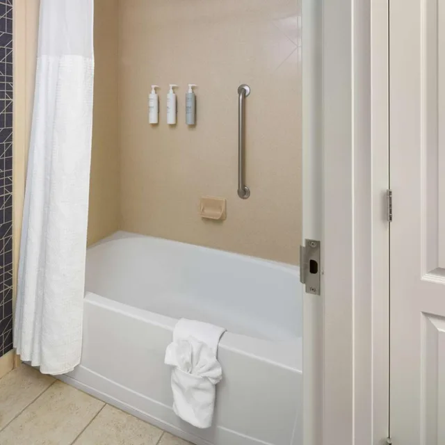 جناح بسرير كينج وسريرين كوين بغرفة نوم واحدة، Homewood Suites by Hilton Newburgh Stewart Airport 8/8