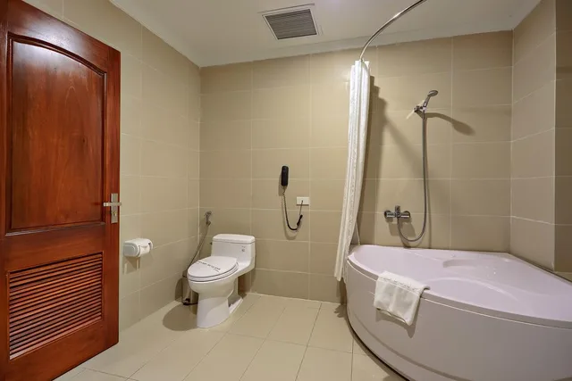 غرفة ديلوكس بسرير مزدوج، Hoang Son Peace Hotel 9/10