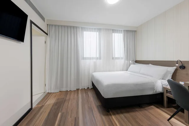 Standard, Double Bed, Accessible, Best Western Queen Victoria Market Hotel 1/3