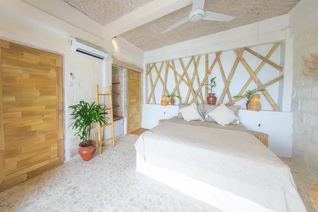 Room, Queen Bed, Balcony, Le Cliff Bali 4/5