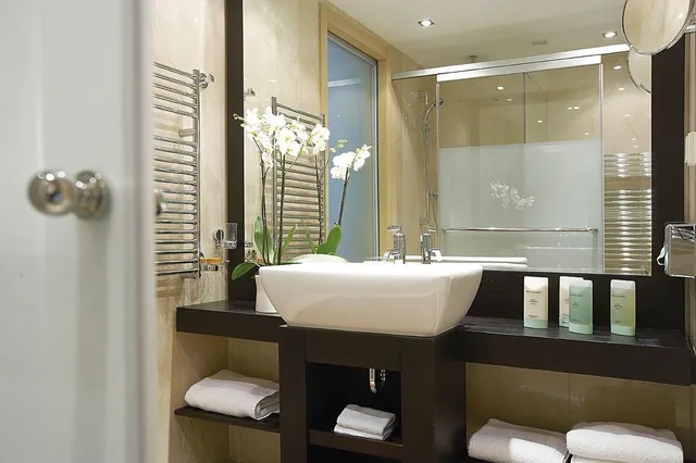 Comfort, King Bed, Atrium View، Daios Luxury Living Hotel 10/10