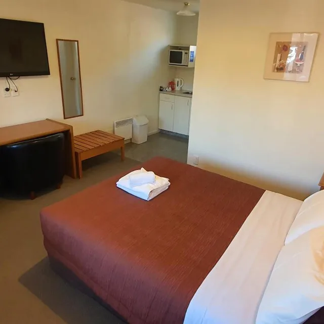 استوديو بجاكوزي، Rosewood Court Motel 7/10