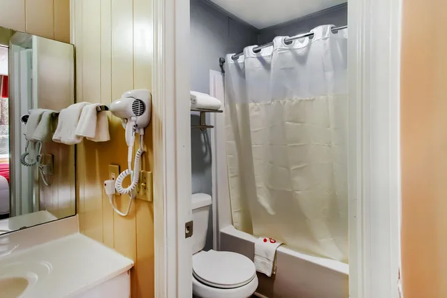 غرفة قياسية بسرير مزدوج، OYO Hotel Ridgeland East 3/3