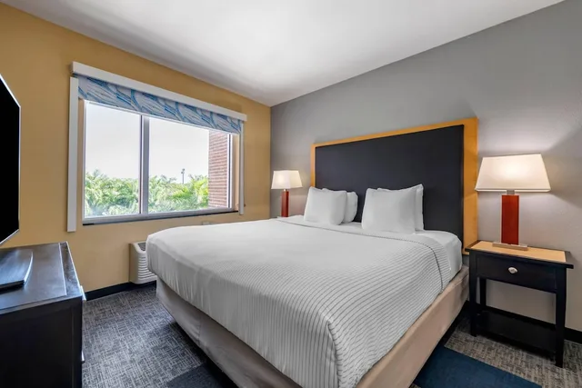 Suite, 2 King Beds, Cambria Hotel Ft Lauderdale Airport South Cruise Port 3/10