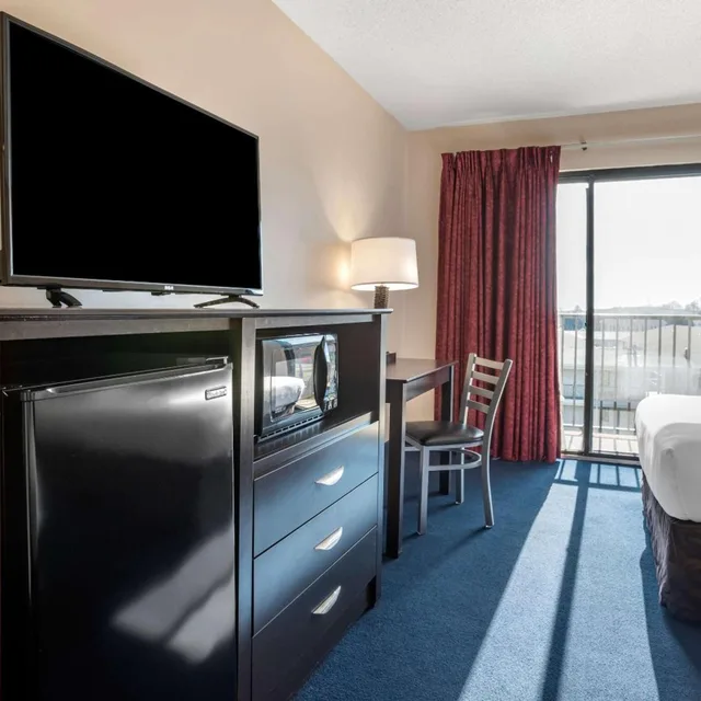 غرفة داخلية قياسية بسريرين مزدوجين، Econo Lodge Inn and Suites Resort Rehoboth Beach 6/10