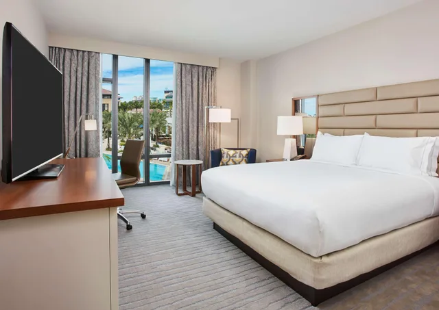 غرفة بسرير مزدوج بإطلالة على المسبح، Hilton West Palm Beach 1/3