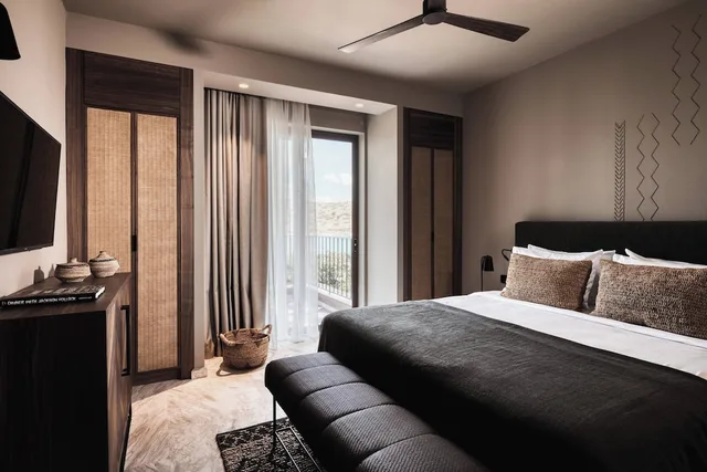 Family Suite, King Bed, Garden View, Outdoor Jetted Tub, Sofa، Domes of Elounda, Autograph Collection 2/10