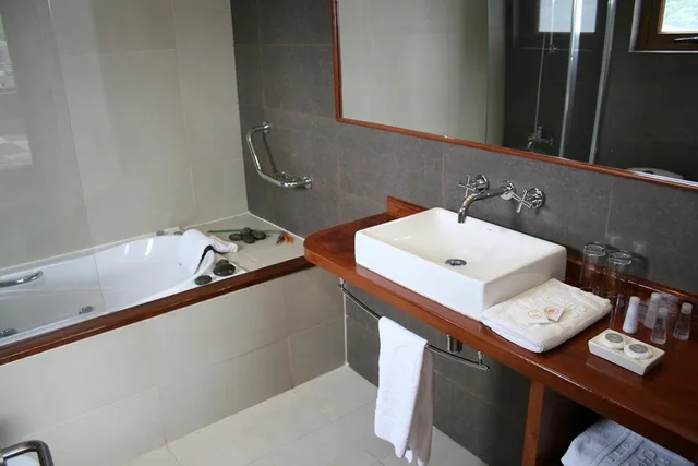 جناح بسرير مزدوج بجاكوزي، PUERTO CHICO HOTEL 3/3