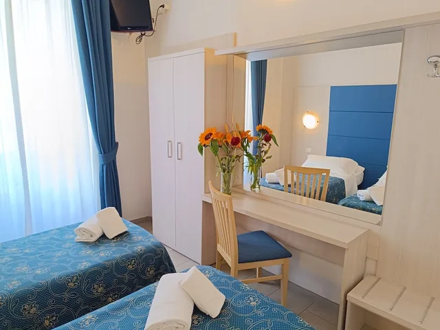Superior, Twin Beds, Marechiaro 5/7