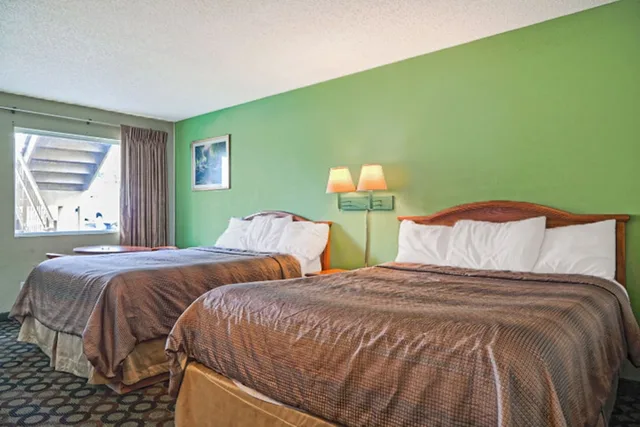 غرفة بسريرين كوين للمدخنين، Economy Inn by OYO Ashburn I-75 1/6