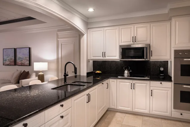 3 Bedrooms, Tower, Suite, 3 Double Beds, Resort View، The Ritz Carlton Grand Cayman 7/8
