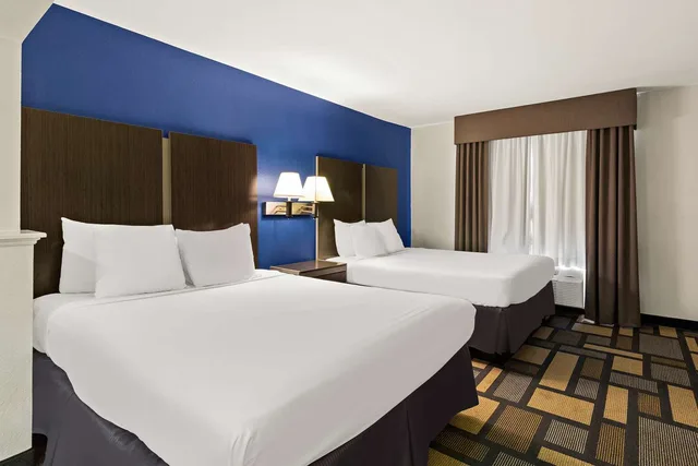 جناح بسريرين كوين مع أريكة، Best Western Galleria Inn & Suites Houston 2/3