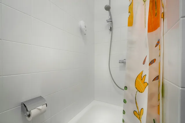 غرفة مفردة بحمام خاص بمطبخ صغير، acora Karlsruhe Zentrum Living the City 10/10
