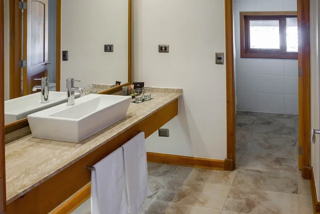 غرفة قياسية بسرير كينج، Wyndham Puerto Varas Pettra 7/8