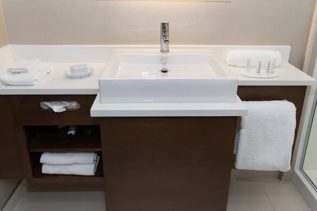جناح بسرير كينج بغرفة نوم واحدة مع أريكة، SpringHill Suites by Marriott Charlotte Ballantyne 5/5