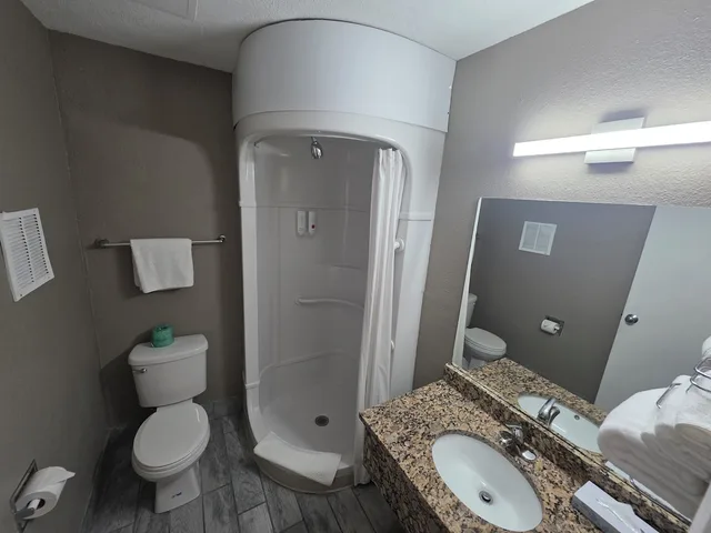 جناح بسرير مزدوج، Econo Lodge Inn & Suites Yuma 5/7