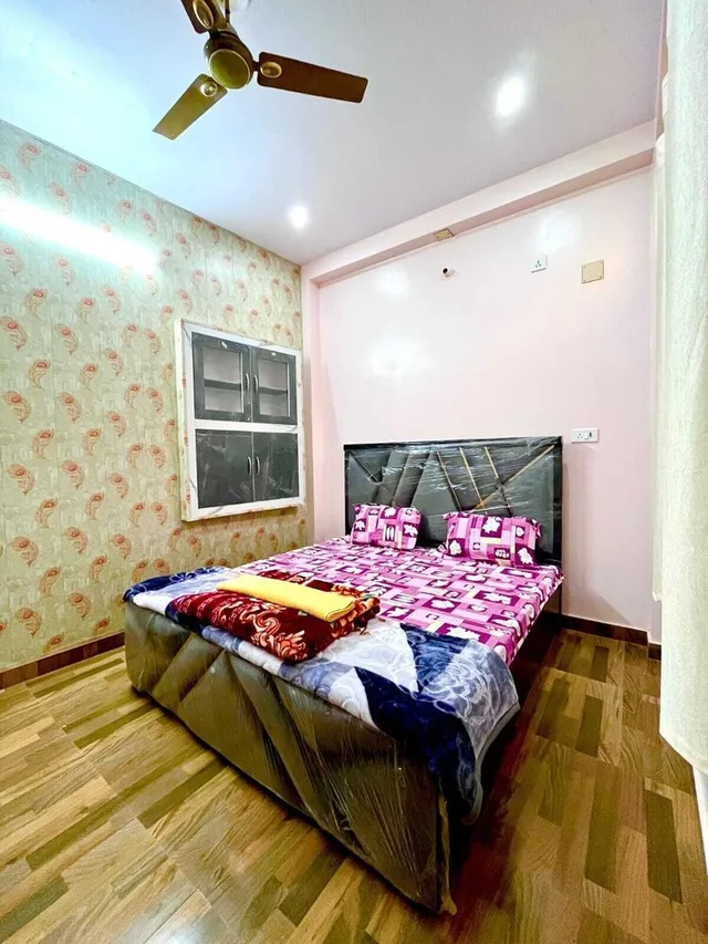 غرفة بسرير كينج، Trilok Residency 1/8