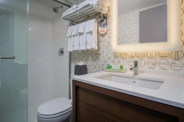 غرفة قياسية بسريرين كوين بإطلالة، Holiday Inn Steamboat Springs 7/10