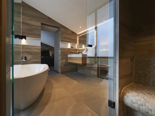 2 Bedrooms, Exclusive, Apartment, Sauna، Van der Valk Hotel Leeuwarden 6/10