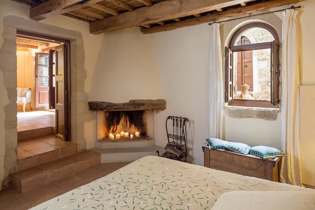 Junior Suite, King Bed, Kapsaliana Village Hotel 1/4
