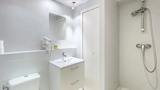 شقة بسرير كوين وسرير فردي، Le Florian Hotel 9/10