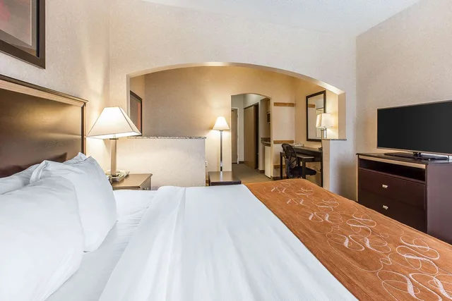 جناح بسرير كينج لذوي الإعاقة، Comfort Suites Summit County Dillon, CO 1/2