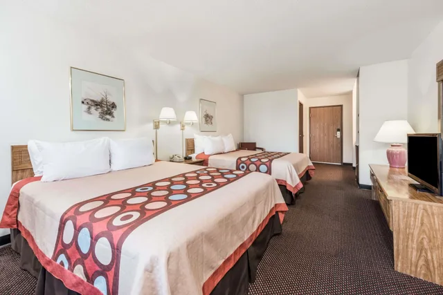 غرفة قياسية بسريرين كوين للمدخنين، Super 8 by Wyndham Du Quoin 5/9