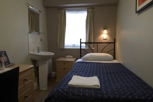 غرفة قياسية مفردة بحمام مشترك، Central Hotel 8/11