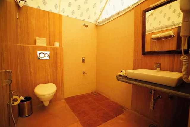 Regal, Tent, King Bed، Desert Springs Resort 4/9