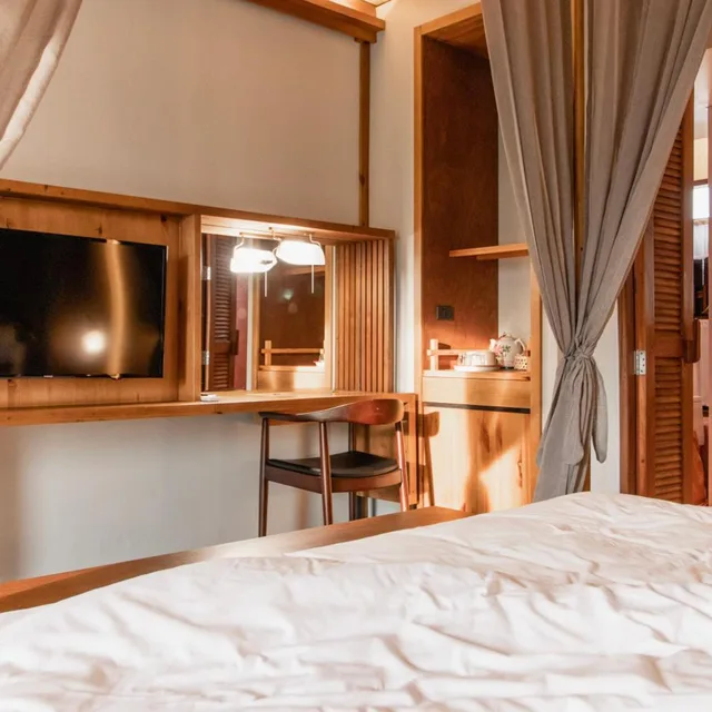 غرفة ديلوكس بسرير كينج بحوض استحمام، Hotel Gahn - SHA Plus 10/10