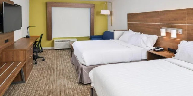 جناح بسريرين كوين مع أريكة لذوي الإعاقة، Holiday Inn Express Alliance 2/3