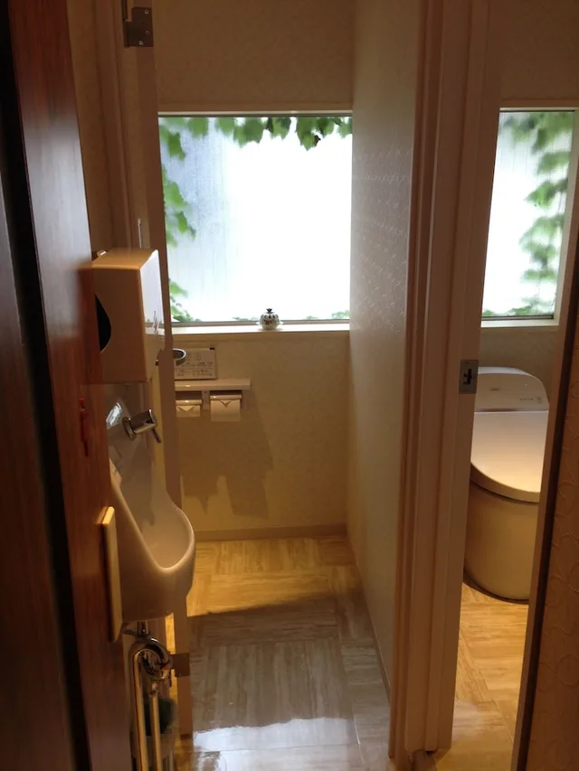 غرفة يابانية بفرشتي فوتون بحمام مشترك بأرضية تاتامي، Nakayasu Ryokan 2/2