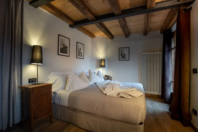 جناح سوبيريور بسرير مزدوج وسريرين منفصلين، Hotel Svizzero 1/3