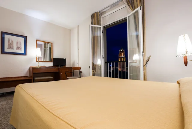 غرفة بسرير مزدوج، Hotel Gaudi 2/2