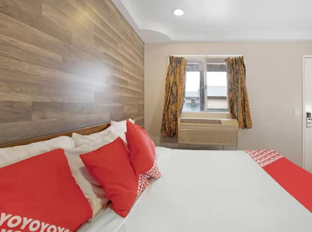 غرفة بسرير كينج، Hotel Avenida Victorville I-15 3/6