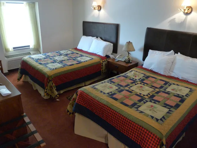 غرفة بسرير مزدوج، RiverBank Lodge 1/2