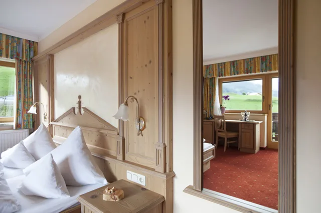 غرفة كلاسيكية بسرير كوين، Das Sonnbichl - Genusshotel 4/10