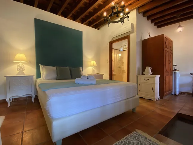 Medium, Double Bed, Saint Artemios Boutique 3/8