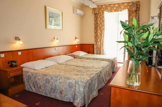 غرفة قياسية ثلاثية بثلاثة أسرّة، Hotel Union 9/10