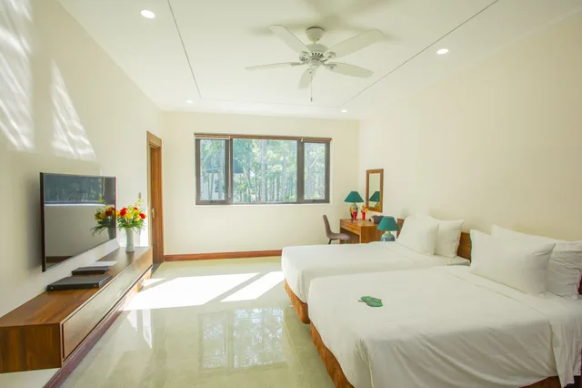 غرفة ديلوكس بسرير كينج بإطلالة على الحديقة بغرفة نوم واحدة، Cereja Hotel & Resort Dalat 1/6