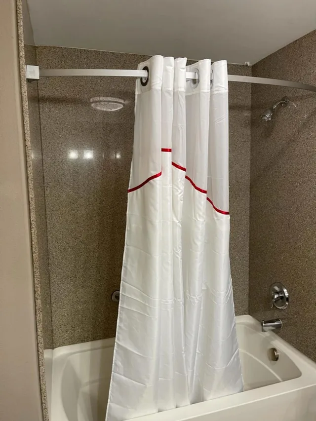 جناح بسرير كينج بجاكوزي، Red Roof Inn and Suites Detroit - Melvindale / Dearborn 3/4