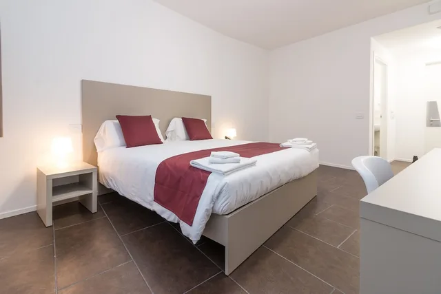 غرفة كومفورت بسرير كوين بشرفة، Cascina Fossata Hotel Residence 2/5
