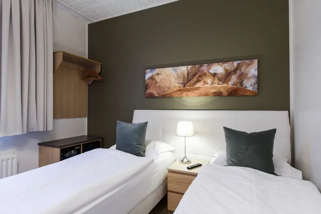 غرفة بسريرين منفصلين بحمام خاص، Centrum Hotel 10/10