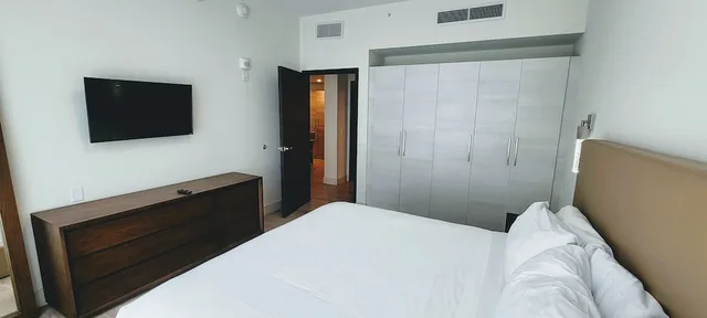 1 Bedroom, Condo, Deluxe, CH Luxury Condos & Studios On The Beach 2/5