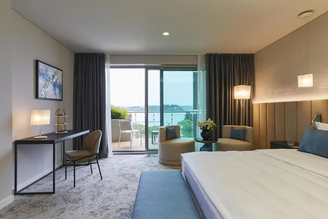 غرفة ديلوكس بسرير كينج بإطلالة على البحر مع سرير إضافي، Hotel Palace Portoroz 1/4
