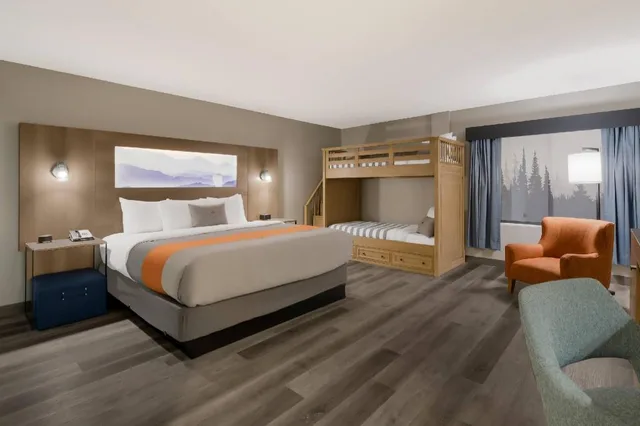 Upgrade, Suite, King and Twin Beds, Graystone Lodge, an Ascend Collection Hotel 4/10