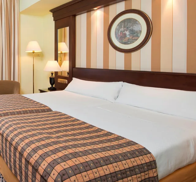 غرفة متصلة سوبيريور بسريرين منفصلين مع أريكة، Melia Madrid Barajas 8/10