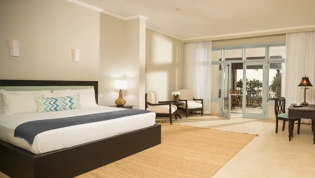 Junior Suite, The Cliff Hotel 1/2
