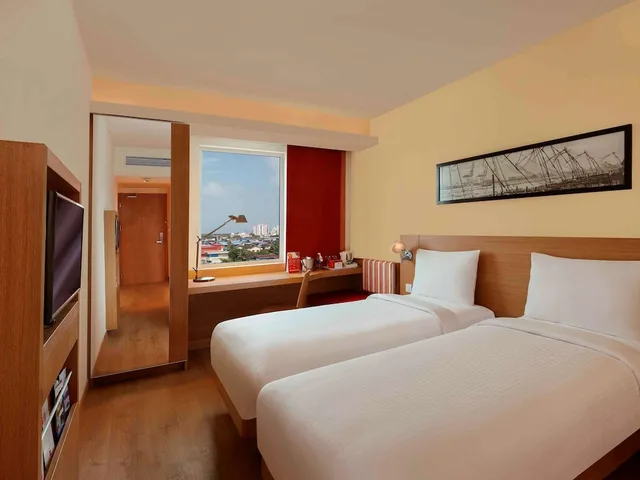 Standard Room Twin Bed with Extra Benefits، Ibis Delhi Airport 3/10