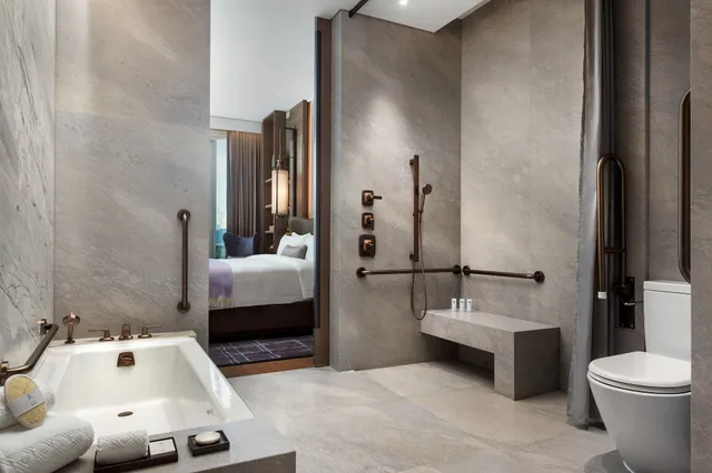 غرفة بسرير كينج بإطلالة على المدينة، The St. Regis Hong Kong 2/3